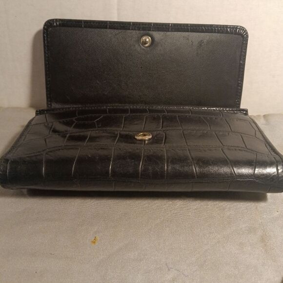 Vintage Dooney and Bourke Black Croc Embossed Leather Tri-fold Wallet - Picture 7 of 9